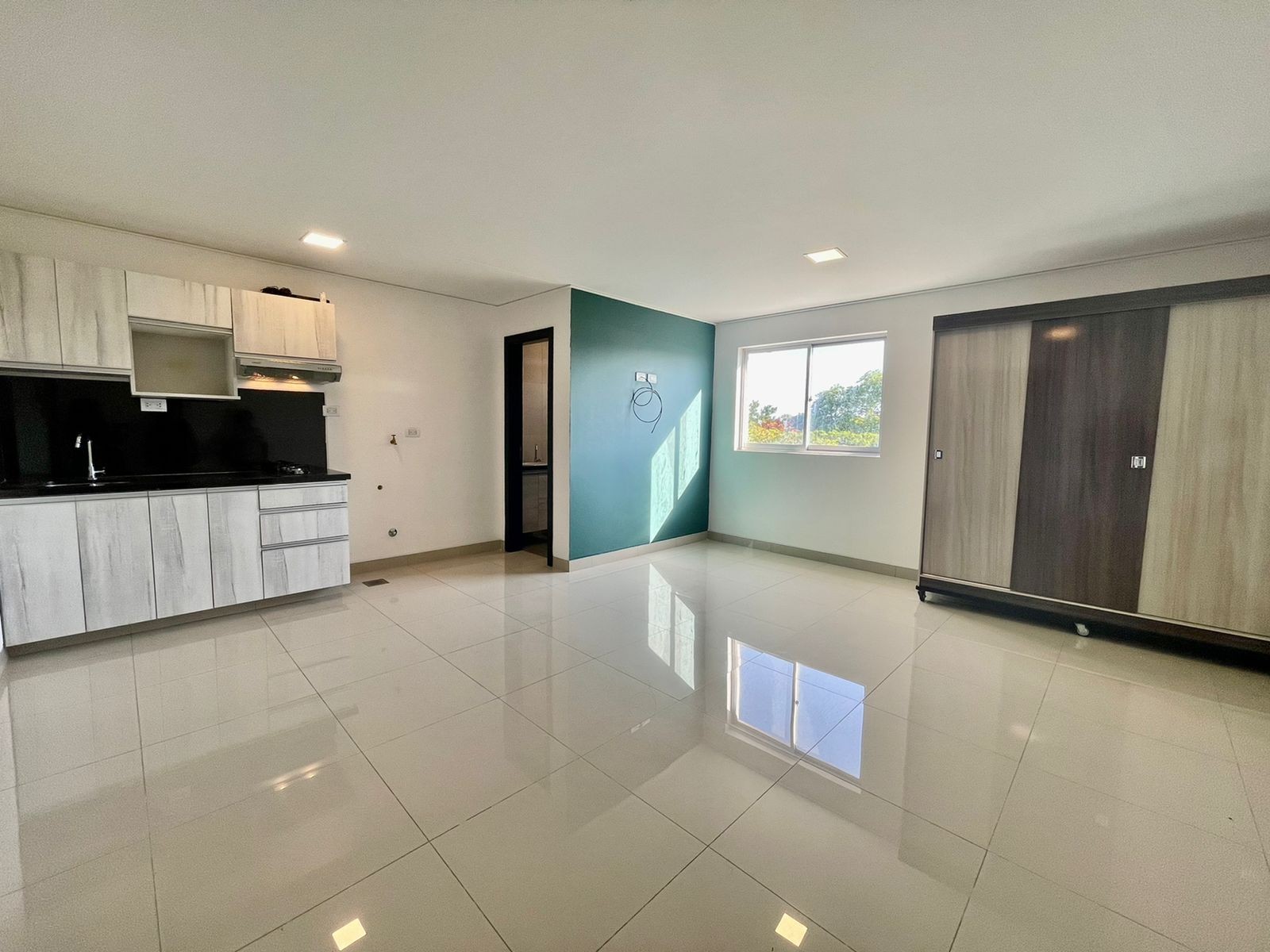 Departamento en Entre 1er y 2do anillo Oeste en Santa Cruz de la Sierra 1 dormitorios 1 baños  Foto 2