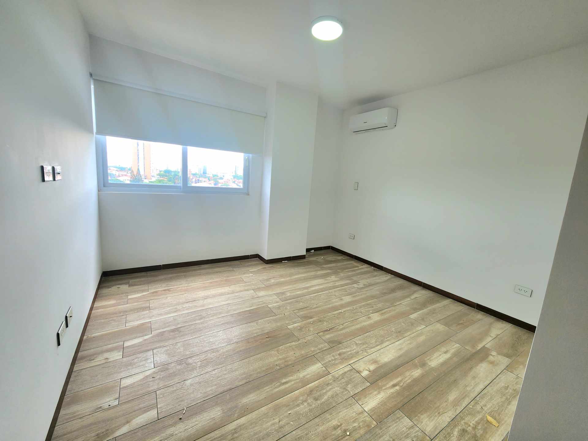 En Alquiler a Bs 6,350 Foto 9