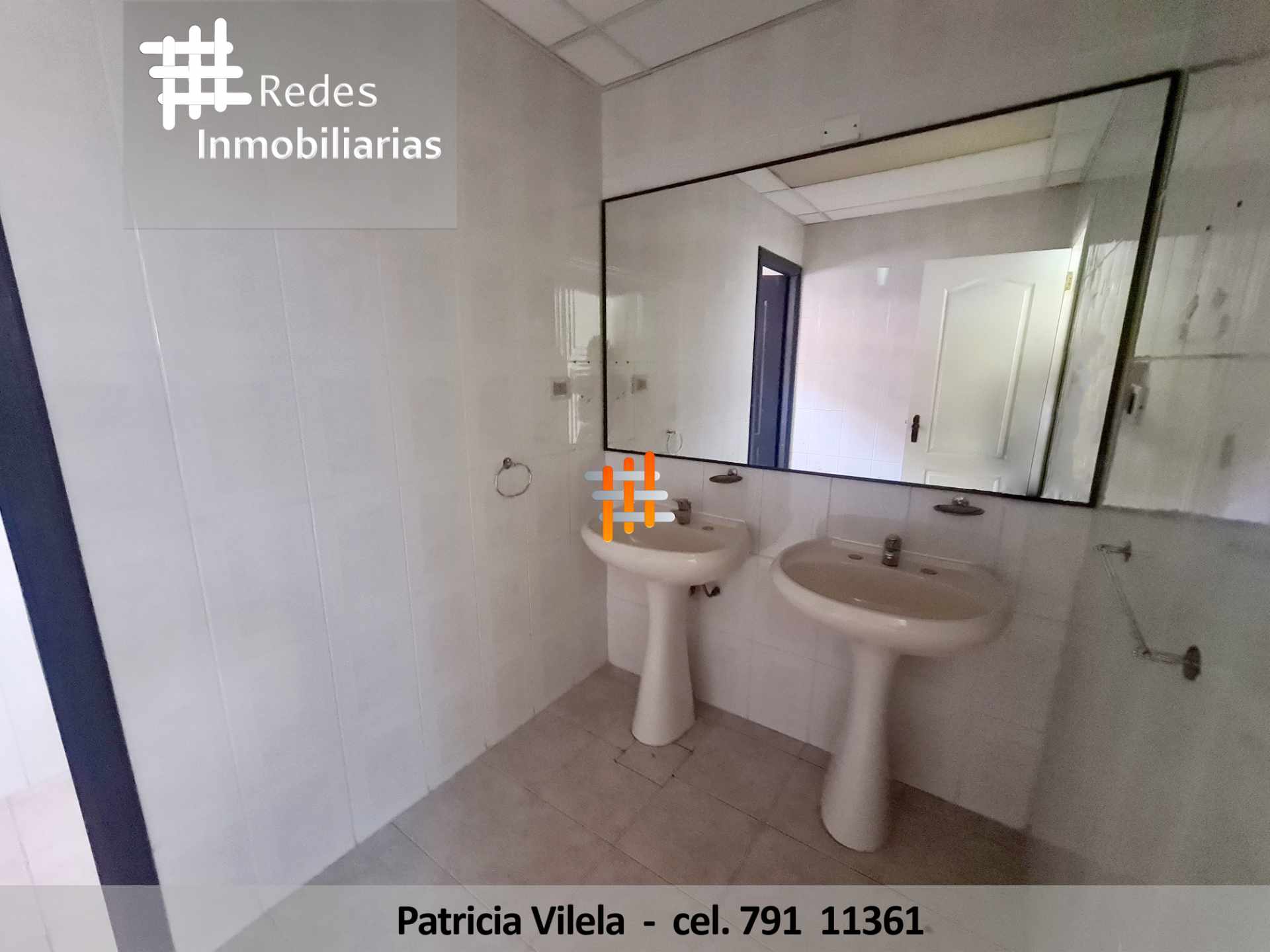 Oficina en VentaOFICINA EN VENTA EN CALACOTO EN EDIFICIO EMPRESARIAL - DIVISIONES DE VIDRIO TEMPLADO 5 dormitorios 2 baños 2 parqueos Foto 17