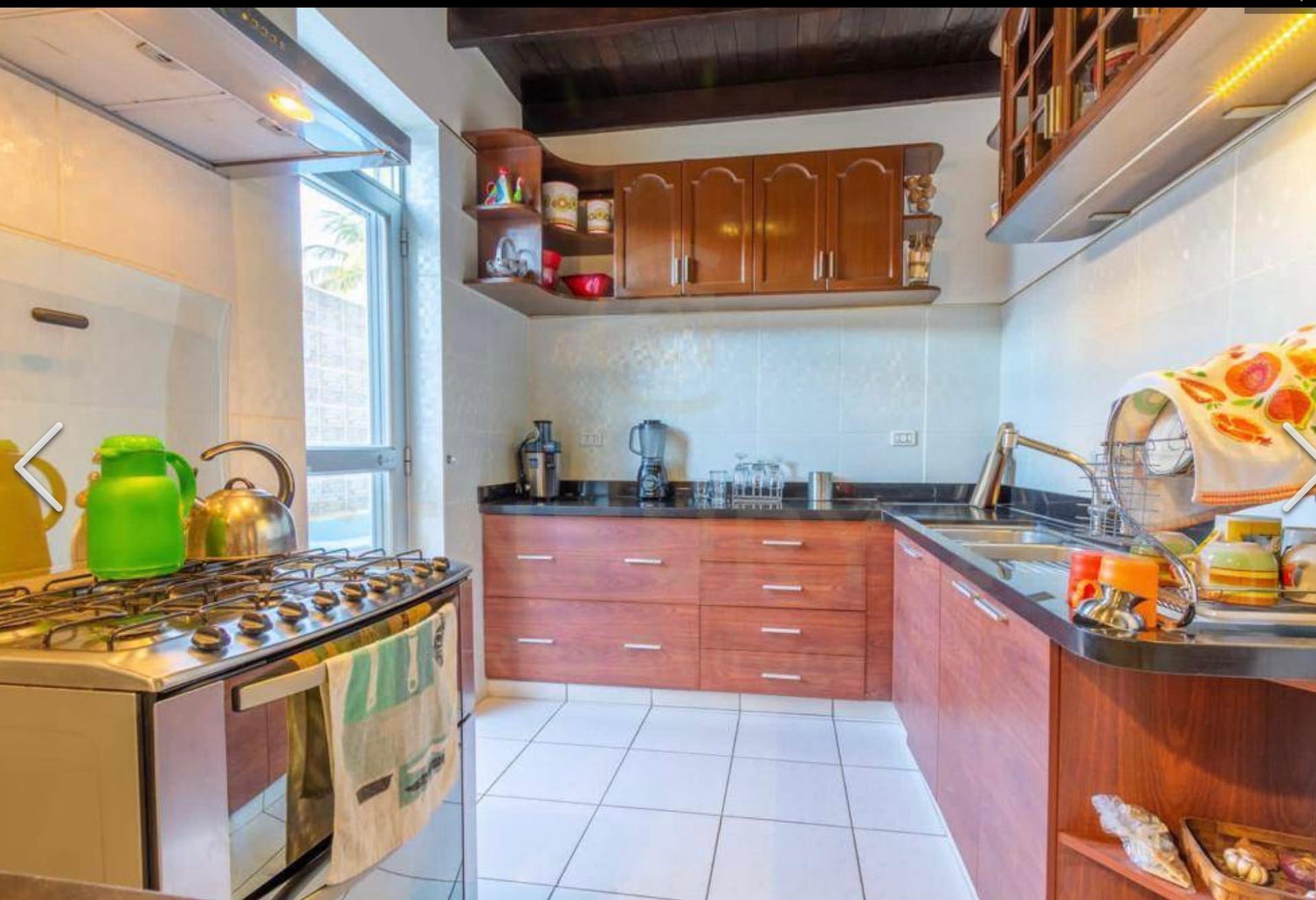 Casa en VentaBarrio Hamacas, Av. Beni entre 3er y 4to anillo 3 dormitorios 5 baños 2 parqueos Foto 5