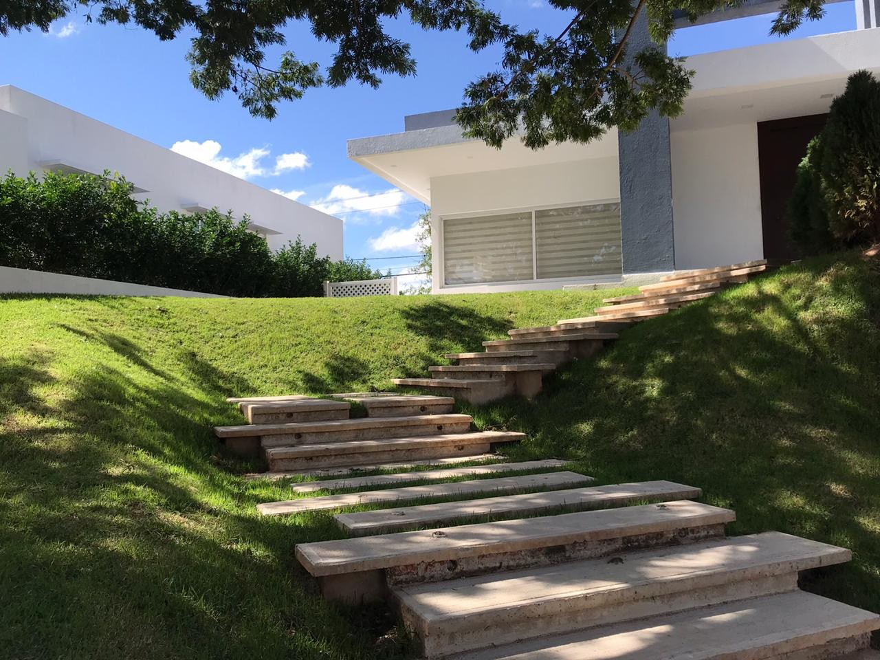 Casa en Urubó en Santa Cruz de la Sierra 3 dormitorios 5 baños 4 parqueos Foto 14