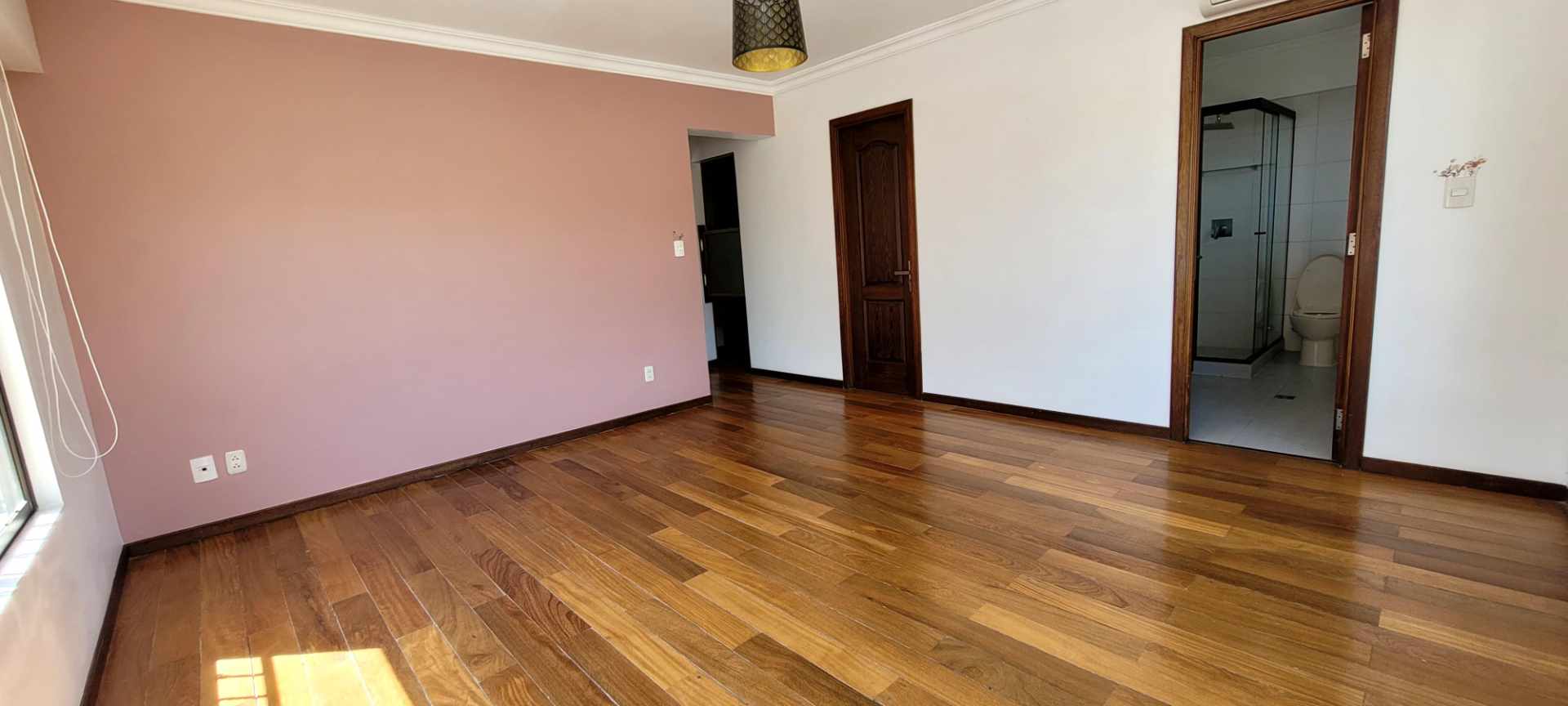 Casa en Alquiler
Hermosa y moderna casa en  alquiler en Achumani 3 dormitorios 4 baños 3 parqueos Foto 4