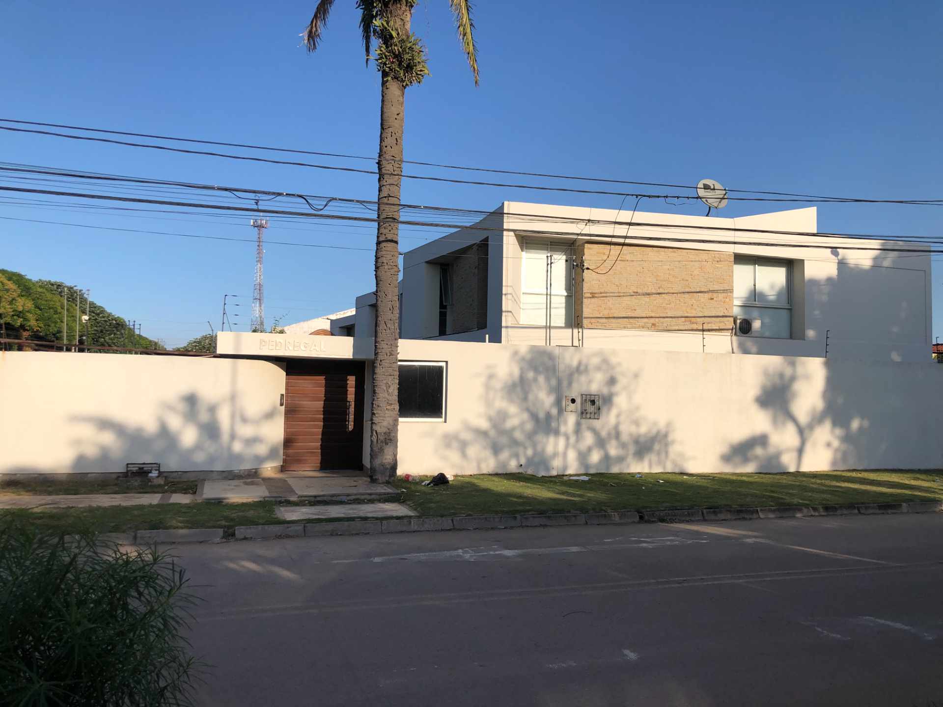 Casa en Entre 6to y 7mo anillo Norte en Santa Cruz de la Sierra 3 dormitorios 3 baños 2 parqueos Foto 5