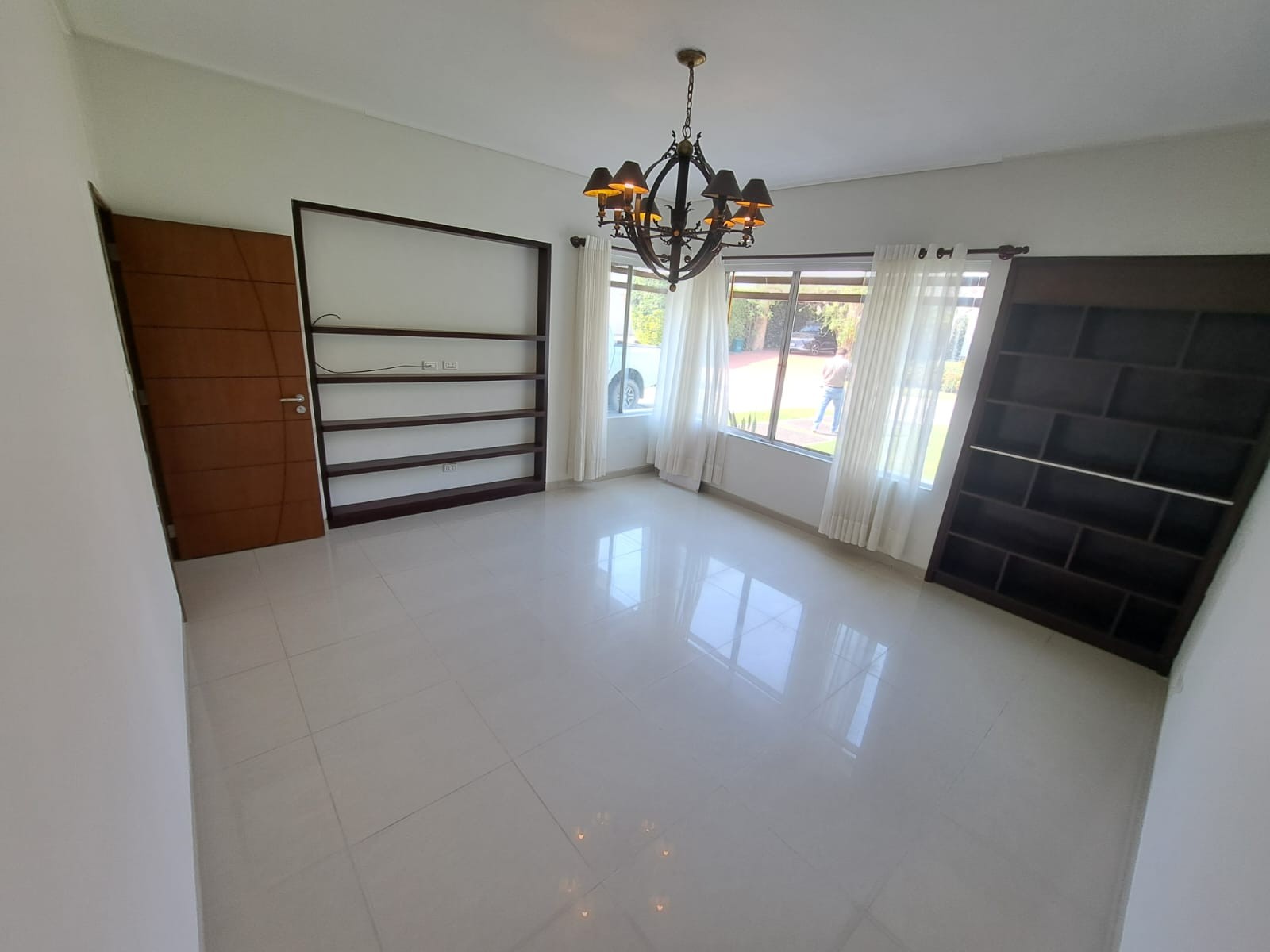 Casa en Urubó en Santa Cruz de la Sierra 4 dormitorios 4 baños 2 parqueos Foto 8