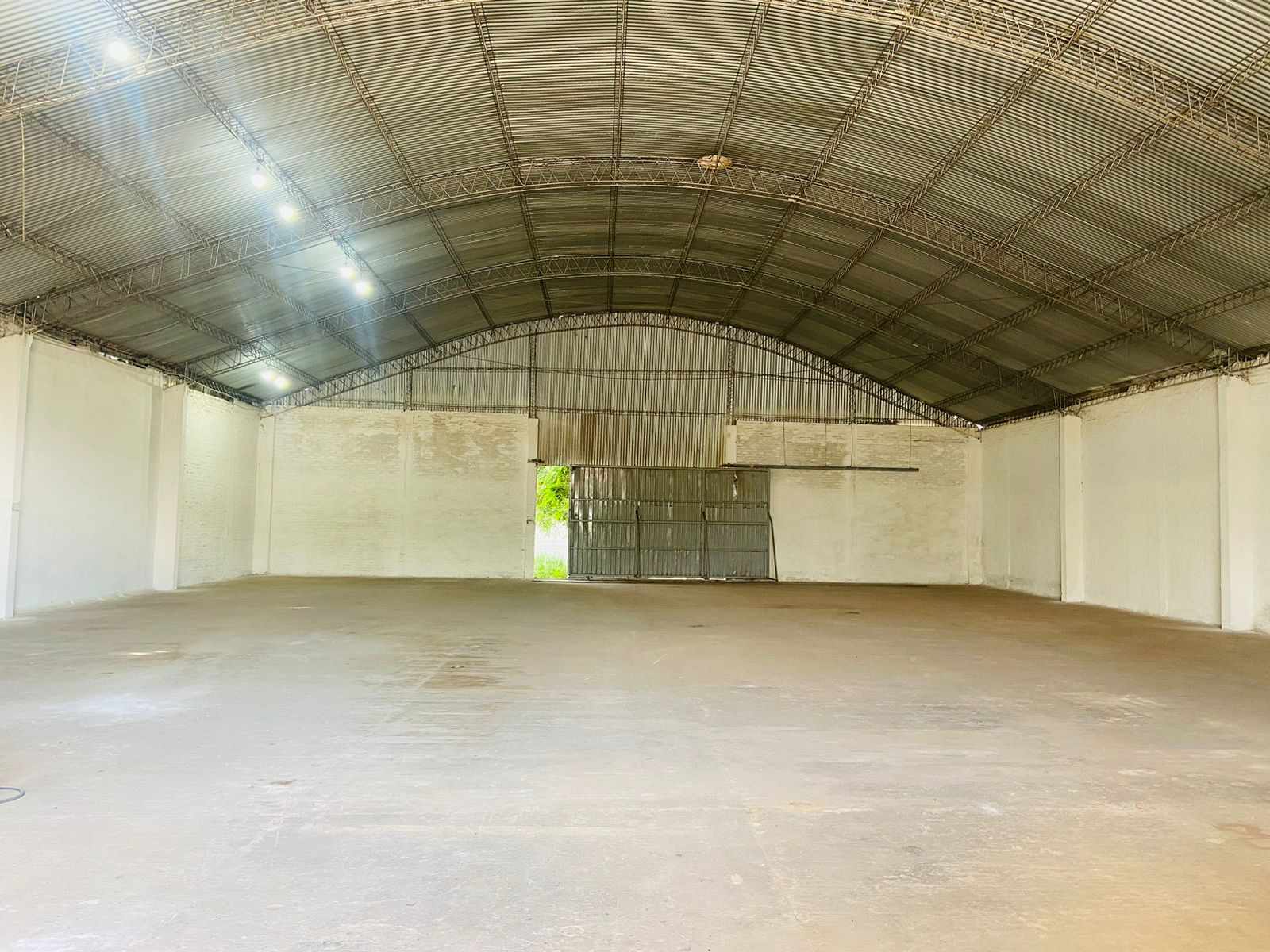 Galpón en AlquilerCotoca, Av. Doble vía Noel Kempff. Entre 1er y 2do anillo    Foto 5