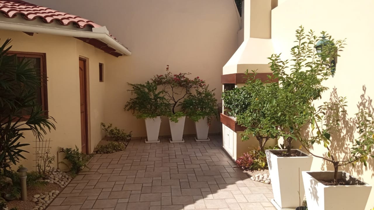 Casa Barrio Equipetrol 2do anillo Foto 5