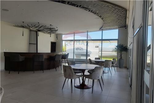 Departamento en Aranjuez en Cochabamba 3 dormitorios 4 baños 1 parqueos Foto 8