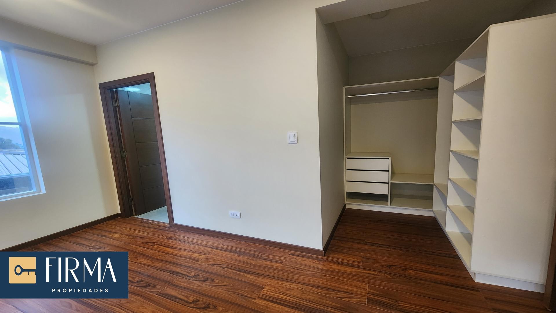 Departamento en VentaDEPARTAMENTO A ESTRENAR EN ACHUMANI 3 dormitorios 3 baños 1 parqueos Foto 7