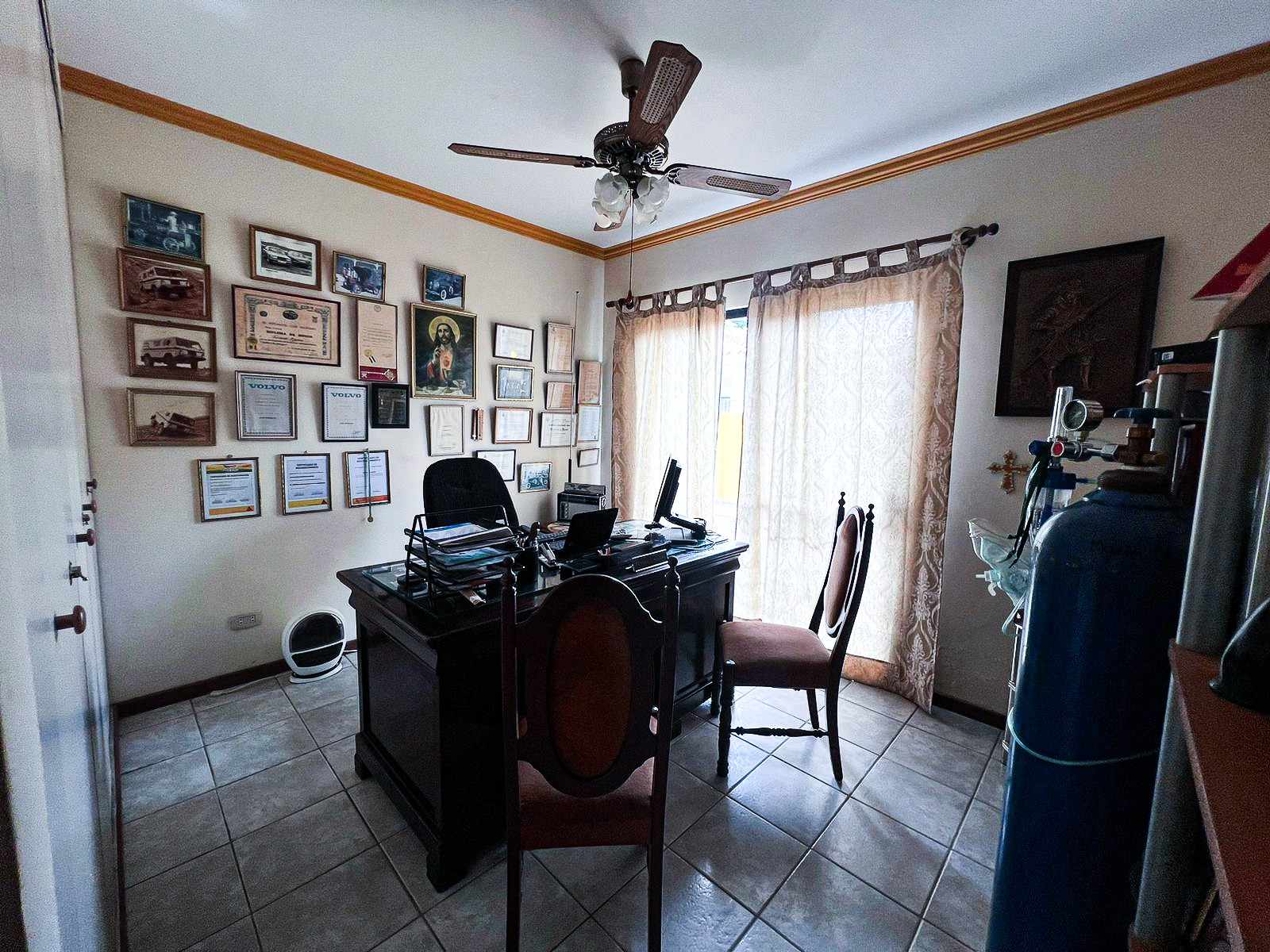 Casa en Villa 1ero de Mayo en Santa Cruz de la Sierra 3 dormitorios 3 baños 4 parqueos Foto 4