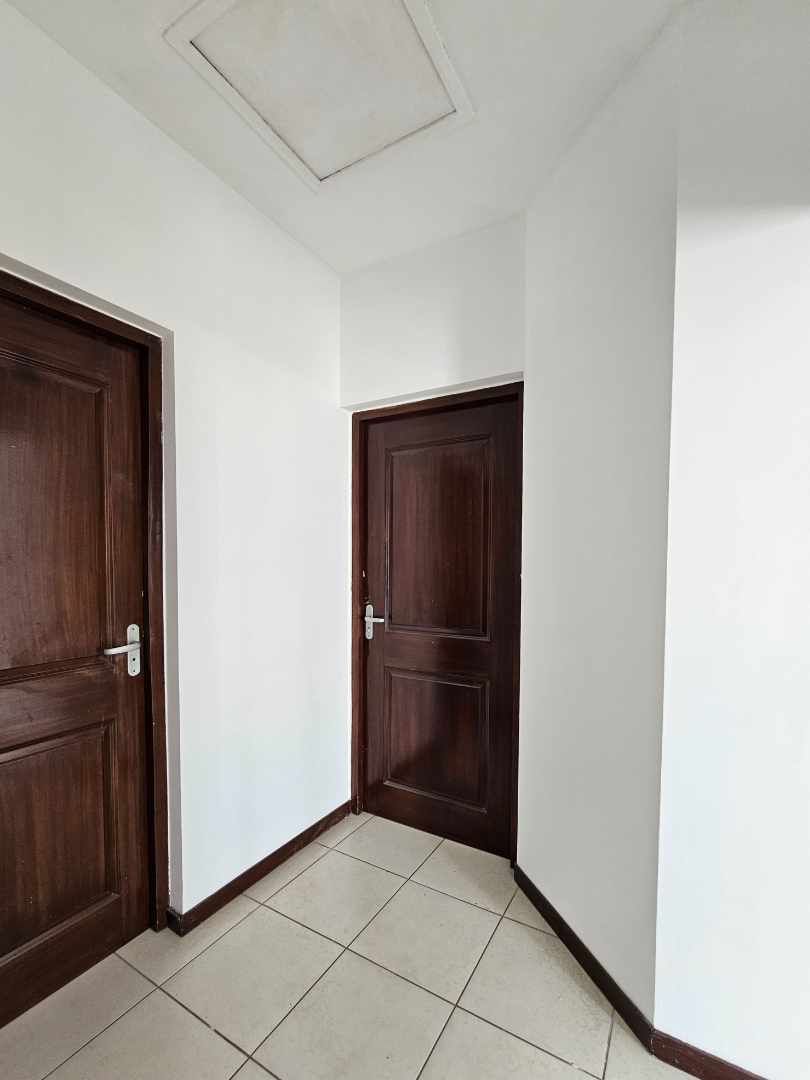 Casa en Entre 5to y 6to anillo Norte en Santa Cruz de la Sierra 3 dormitorios 3 baños 2 parqueos Foto 36