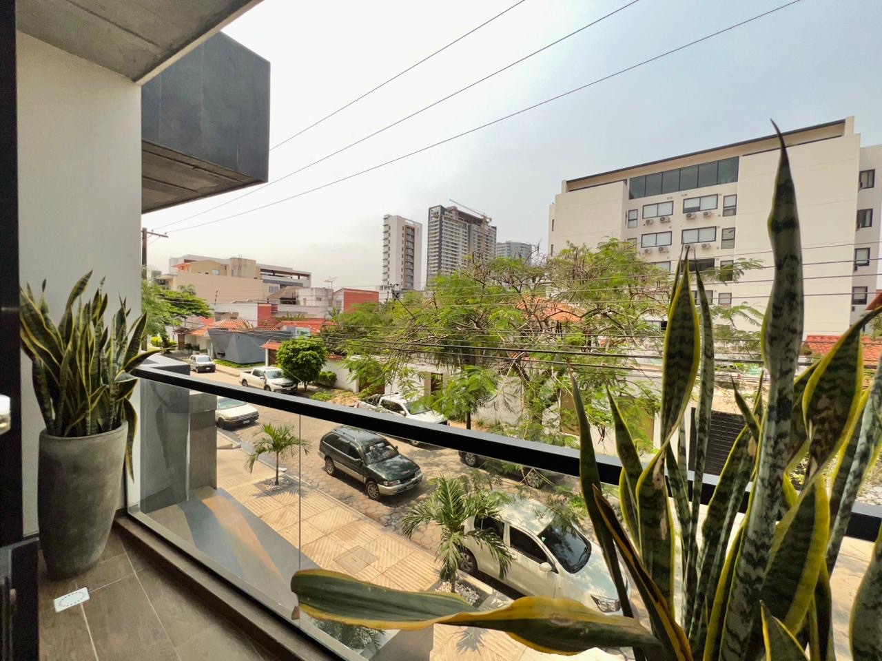 Departamento en AlquilerBarrio sirari a una cuadra del cuarto anillo 2 dormitorios 2 baños  Foto 2