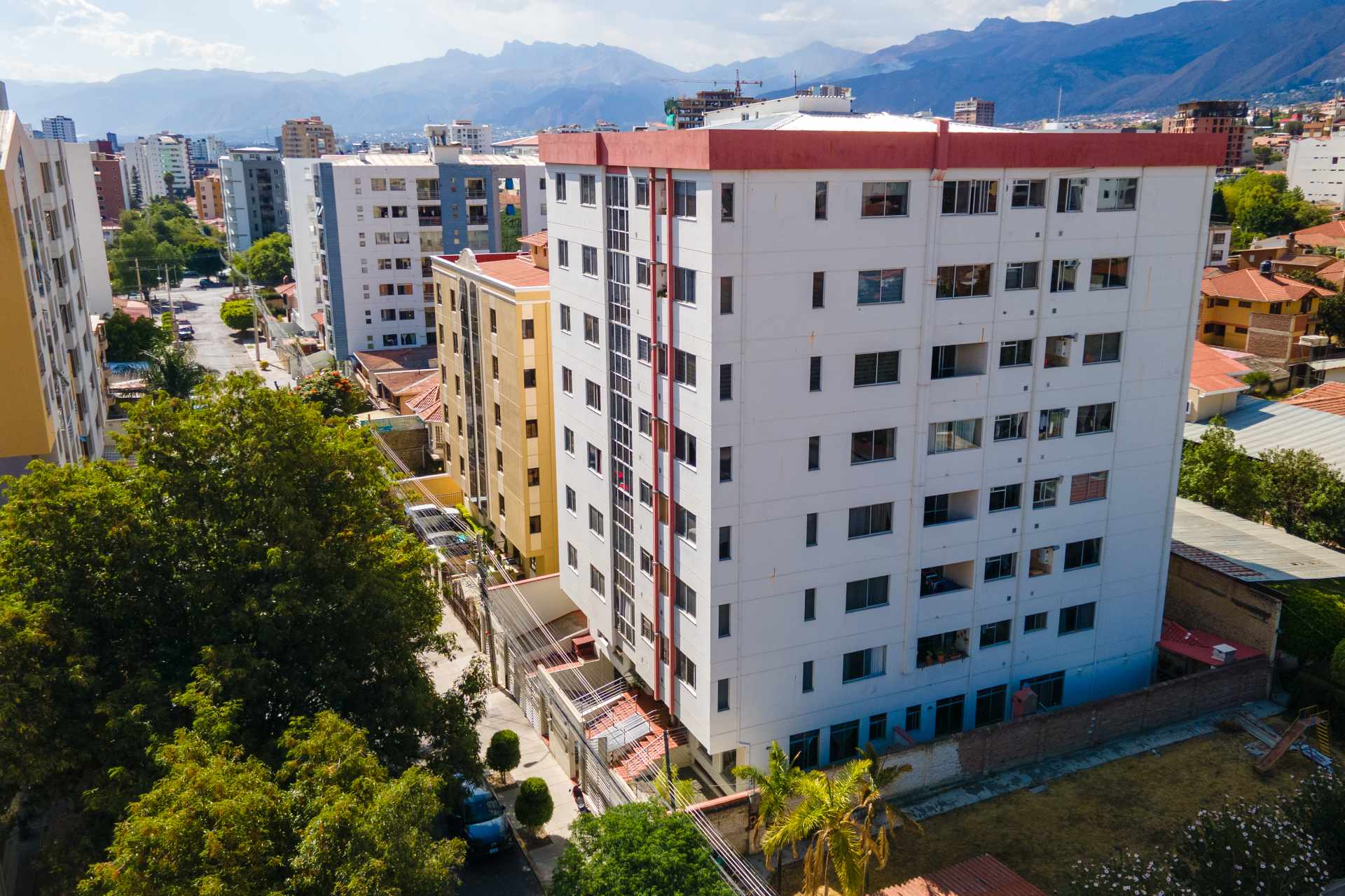 Departamento en VentaJUAN CAPRILES ENTRE SANTA CRUZ Y VILLARROEL Foto 1