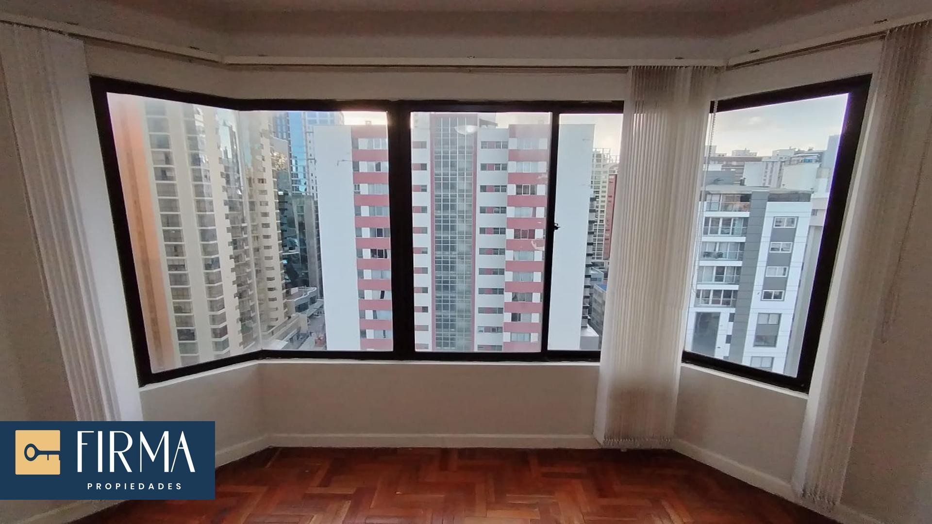 Departamento en San Jorge en La Paz 4 dormitorios 4 baños 1 parqueos Foto 16