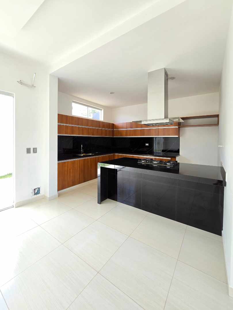 Casa en VentaCondominio VALLE NORTE 1
Zona Norte  km 8½ 4 dormitorios 3 baños 4 parqueos Foto 30
