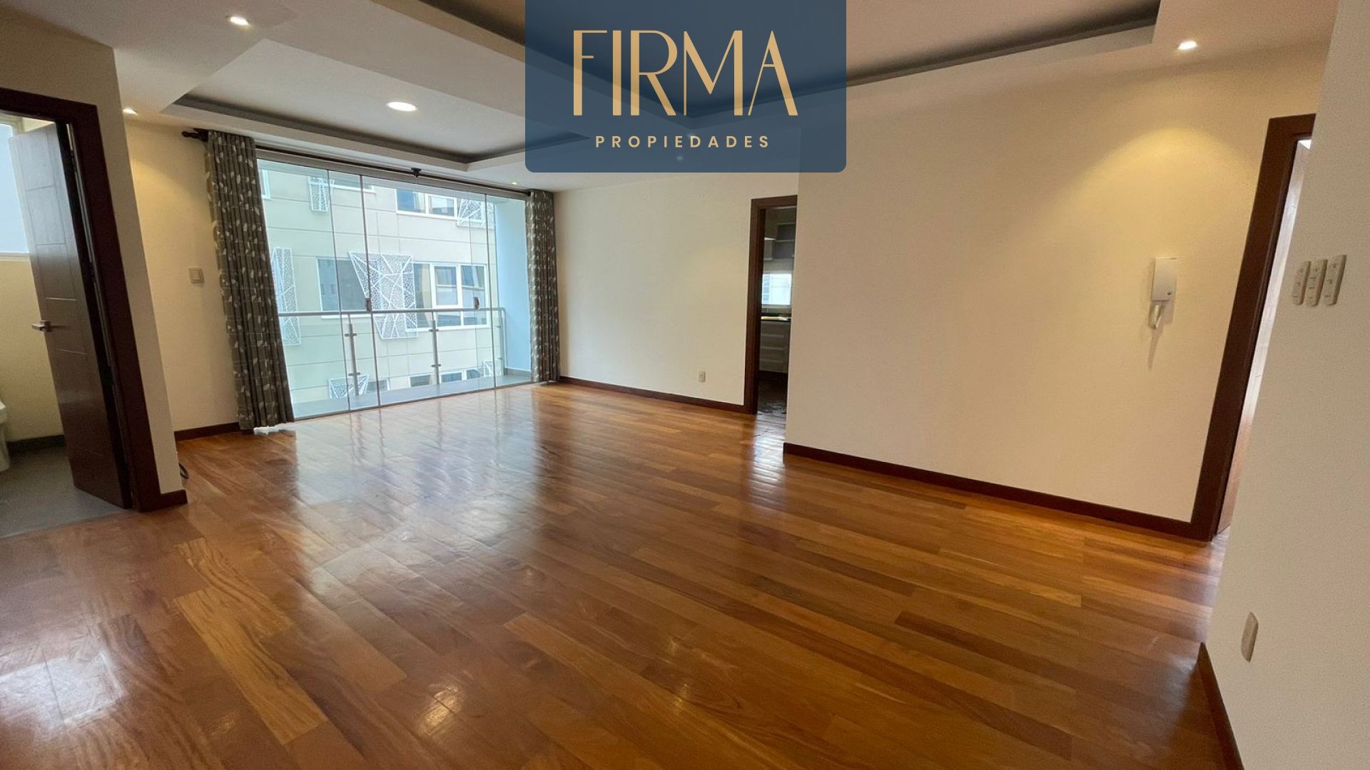 Departamento en AlquilerDEPARTAMENTO EN ALQUILER EN CALACOTO 2 dormitorios 3 baños 1 parqueos Foto 2