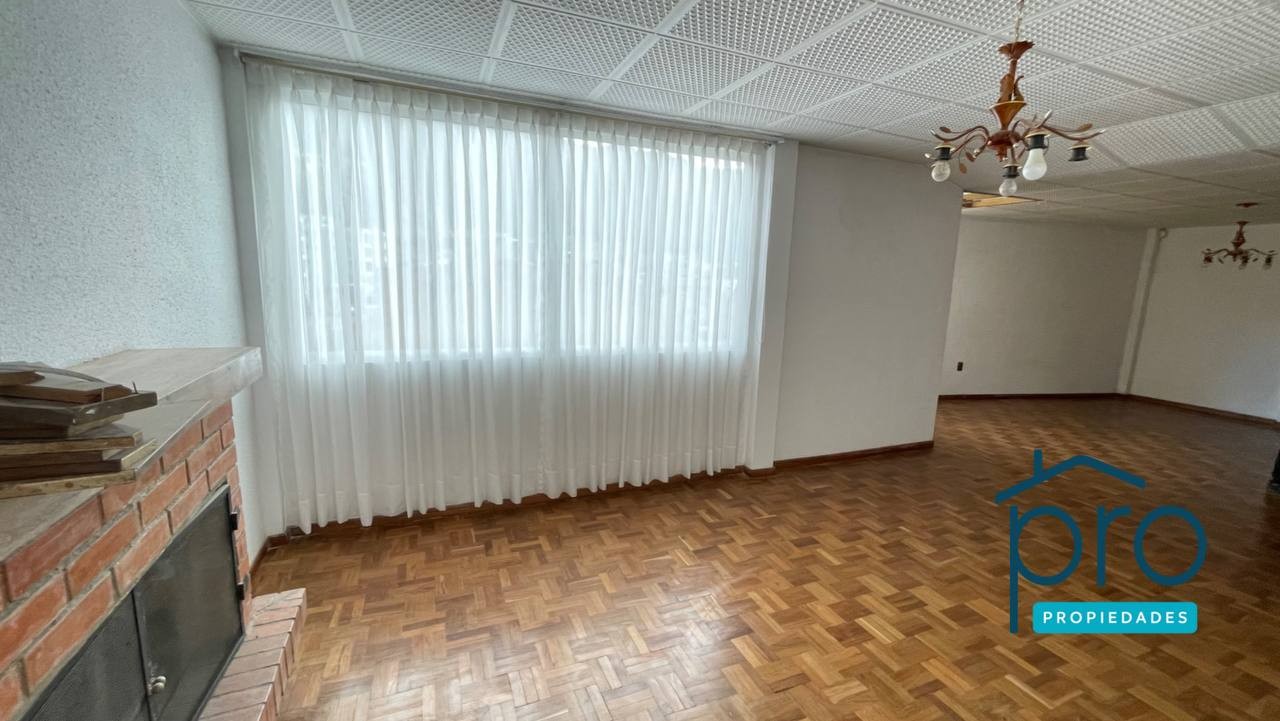 Casa en Los Pinos en La Paz 4 dormitorios 4 baños 2 parqueos Foto 2