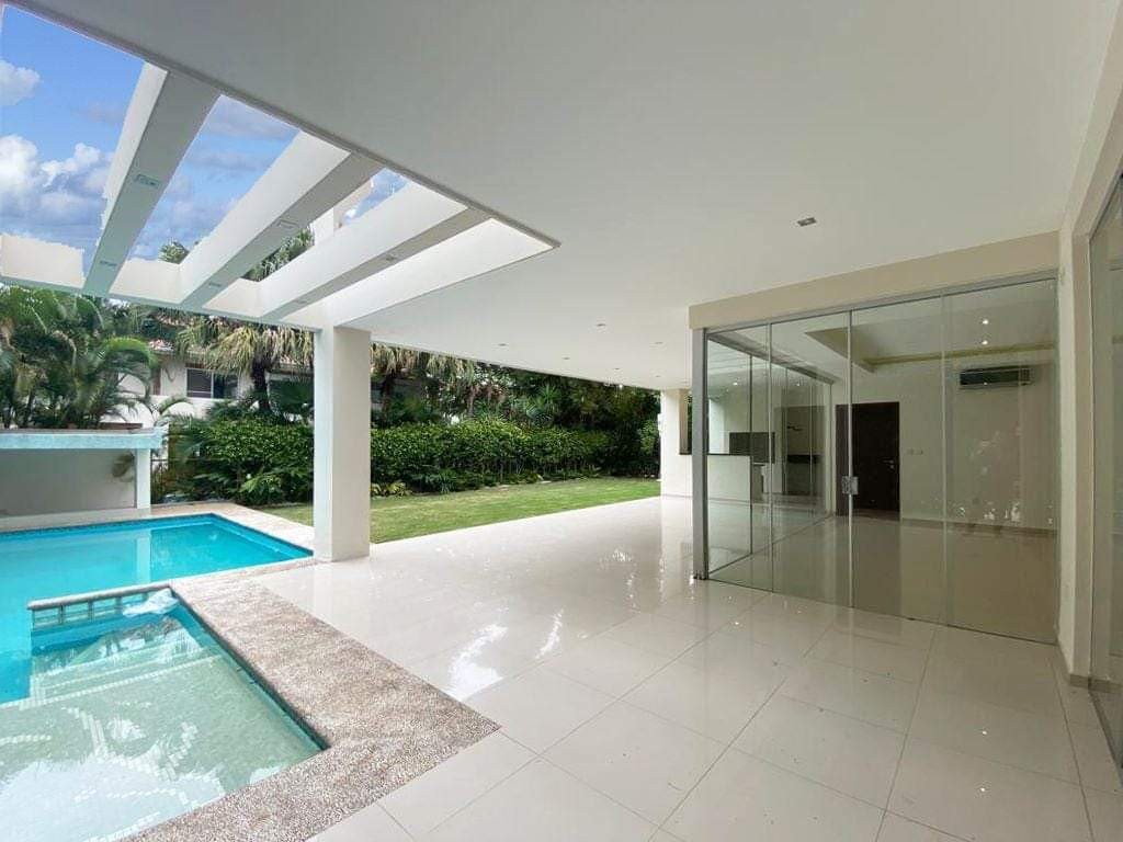 Casa en AlquilerURUBÓ 
Condominio Colinas del Urubó 
Sector 1 Foto 7