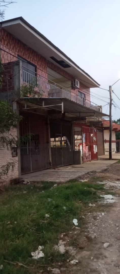 Casa en VentaAv alemana 8vo anillo  15 dormitorios 8 baños 2 parqueos Foto 2