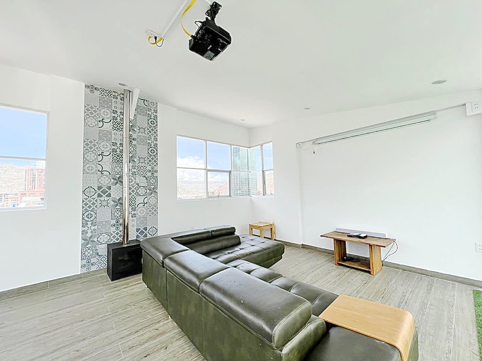 Departamento en AlquilerDEPARTAMENTO PENTHOUSE  AMOBLADO EN ALQUILER, BAJO ACHUMANI  3 dormitorios 3 baños 1 parqueos Foto 15