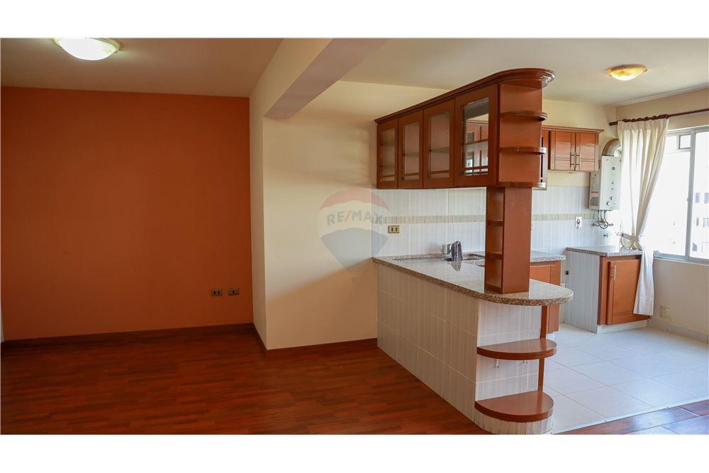 Departamento en Cala Cala en Cochabamba 2 dormitorios 2 baños 1 parqueos Foto 5