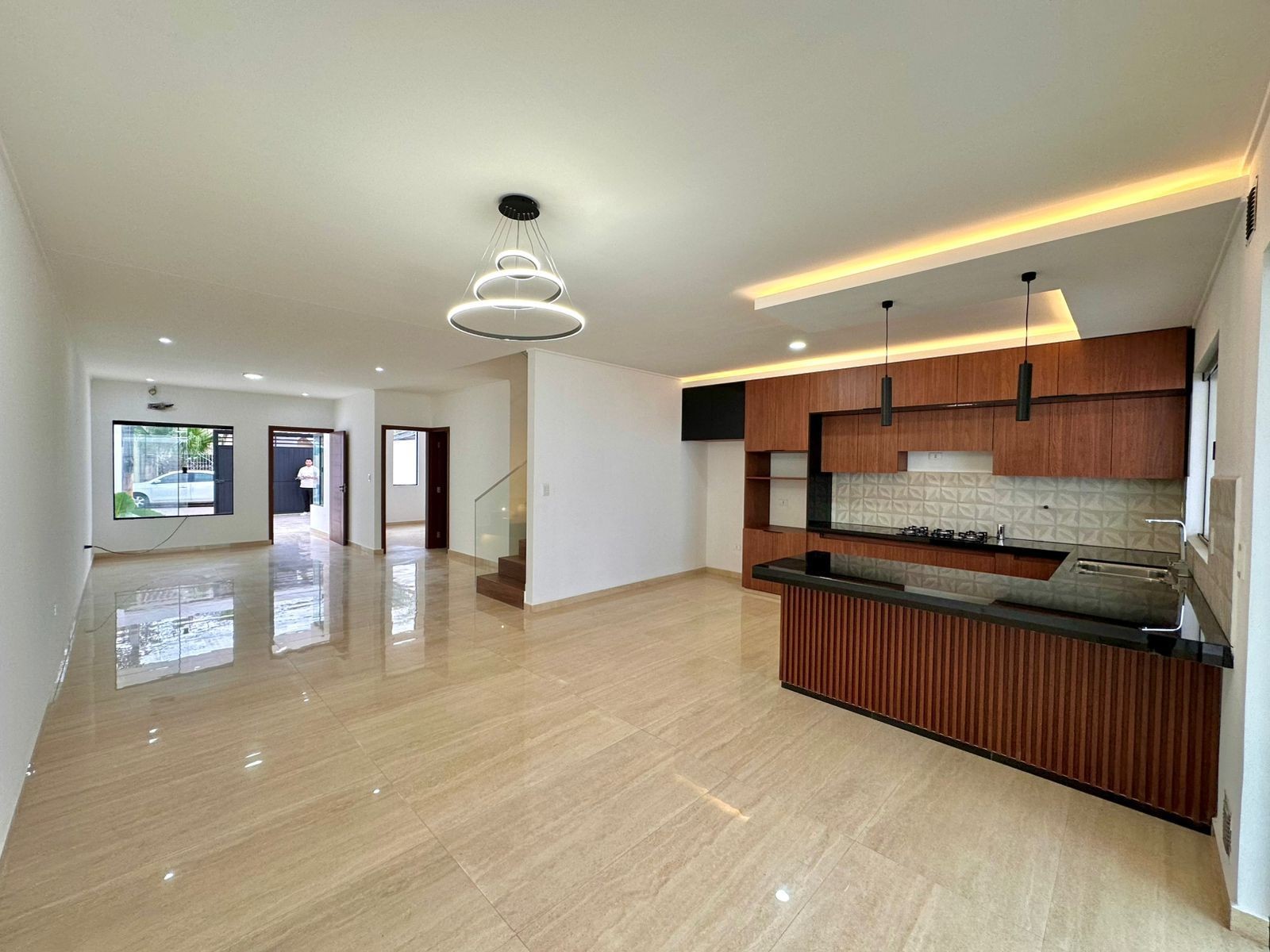 Casa en VentaAV ROCA Y CORONADO 2DO ANILLO /SANTA ROSITA Foto 2