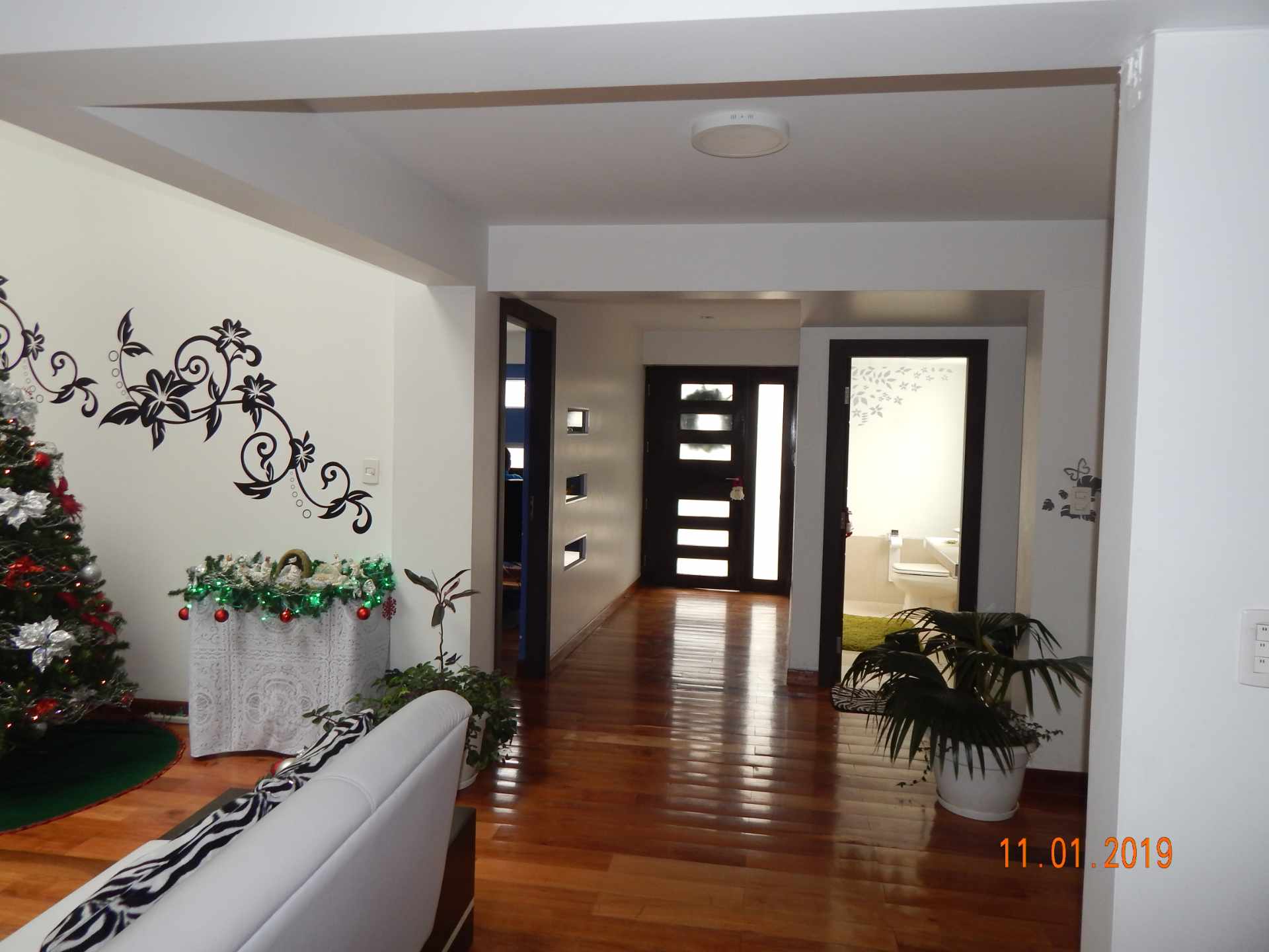 Casa en Calacoto en La Paz 6 dormitorios 8 baños 4 parqueos Foto 2