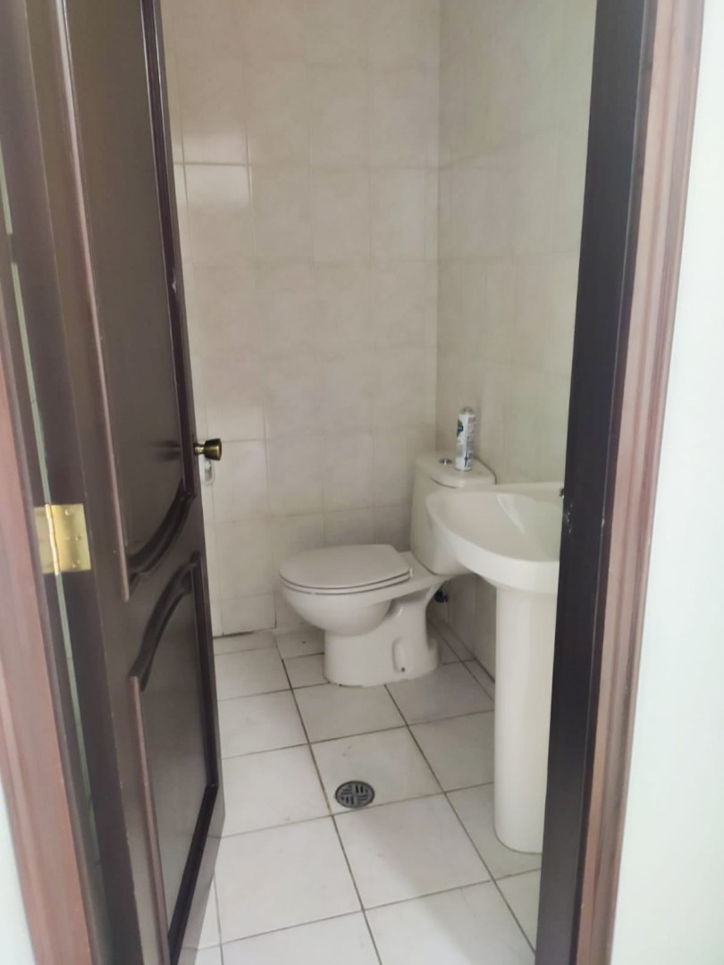 Oficina en Los Pinos en La Paz 1 dormitorios 1 baños  Foto 8