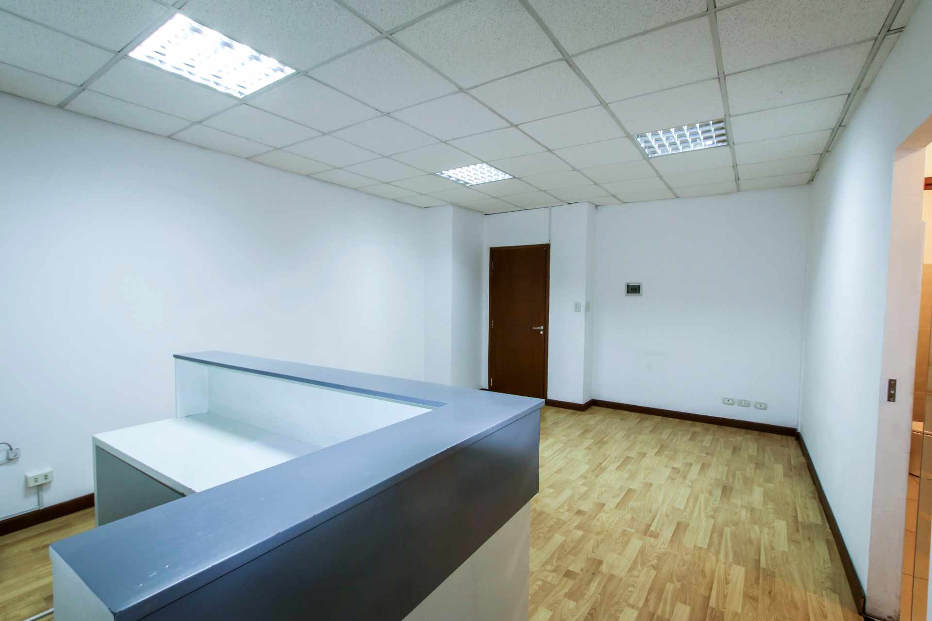 Oficina  Edificio Torre Norte, Av. América entre Villarroel - Norte Foto 11