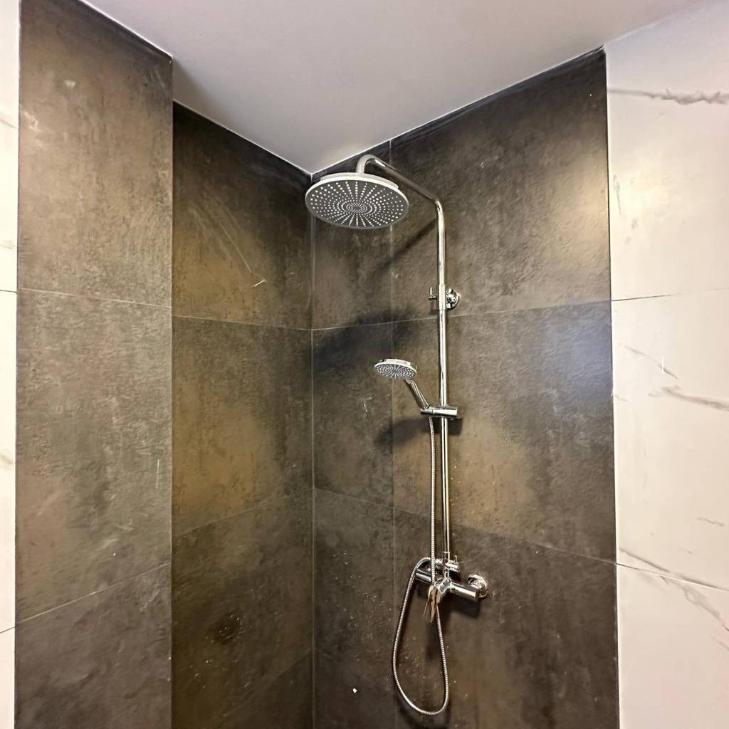 Departamento en AlquilerBONITO DEPARTAMENTO AMOBLADO O VACIO EN ALQUILER DE 2 DORMITORIOS EN CALACOTO CENTRO 2 dormitorios 3 baños  Foto 4