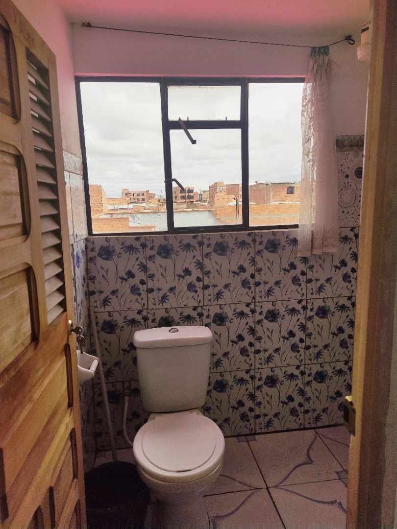 Casa en Viacha en Viacha 3 dormitorios 2 baños 2 parqueos Foto 4