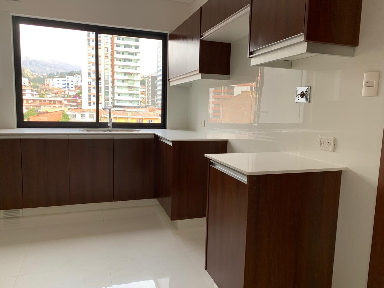 Departamento TORRE 1555 - Av. Gral. Inofuentes entre 21 y 22 de Calacoto. A una cuadra de San Miguel Foto 13