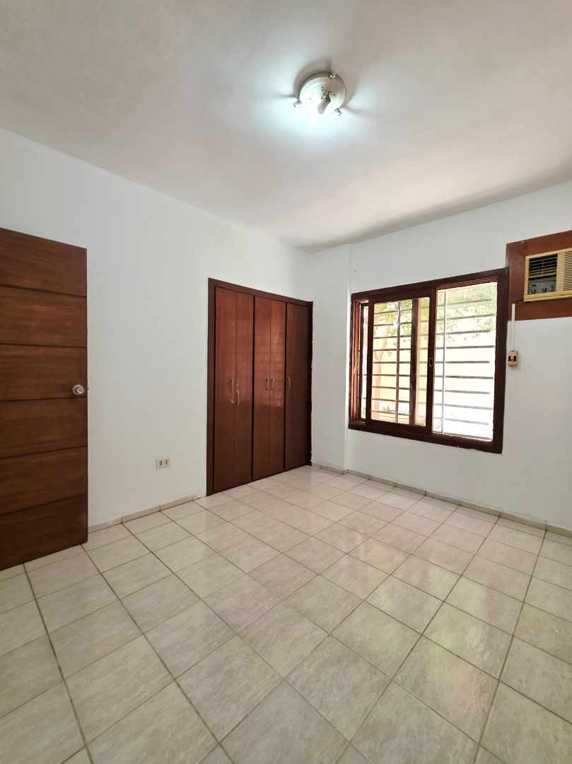 Departamento en Entre 1er y 2do anillo Oeste en Santa Cruz de la Sierra 3 dormitorios 2 baños 1 parqueos Foto 9