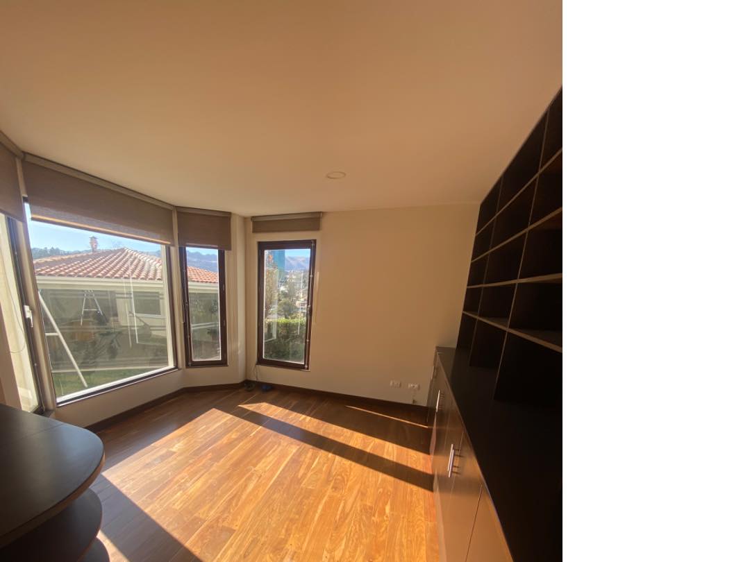 Casa en VentaCalle 15 de Calacoto y Costanera 4 dormitorios 4 baños 2 parqueos Foto 9