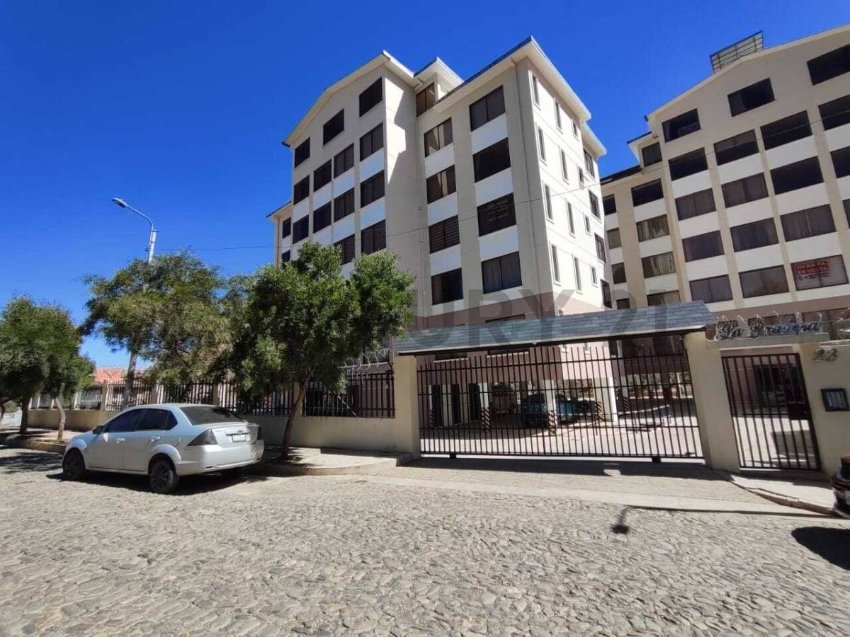 Departamento en Achumani en La Paz 3 dormitorios 4 baños 1 parqueos Foto 1