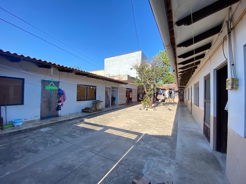 Casa en VentaCASA EN VENTA ZONA LA CUCHILLA 4TO ANILLO 11 dormitorios 3 baños 3 parqueos Foto 1