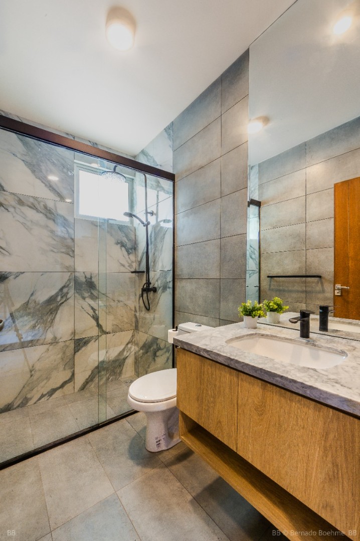 Casa en Entre 8vo y 9no anillo Norte en Santa Cruz de la Sierra 3 dormitorios 2 baños 2 parqueos Foto 2