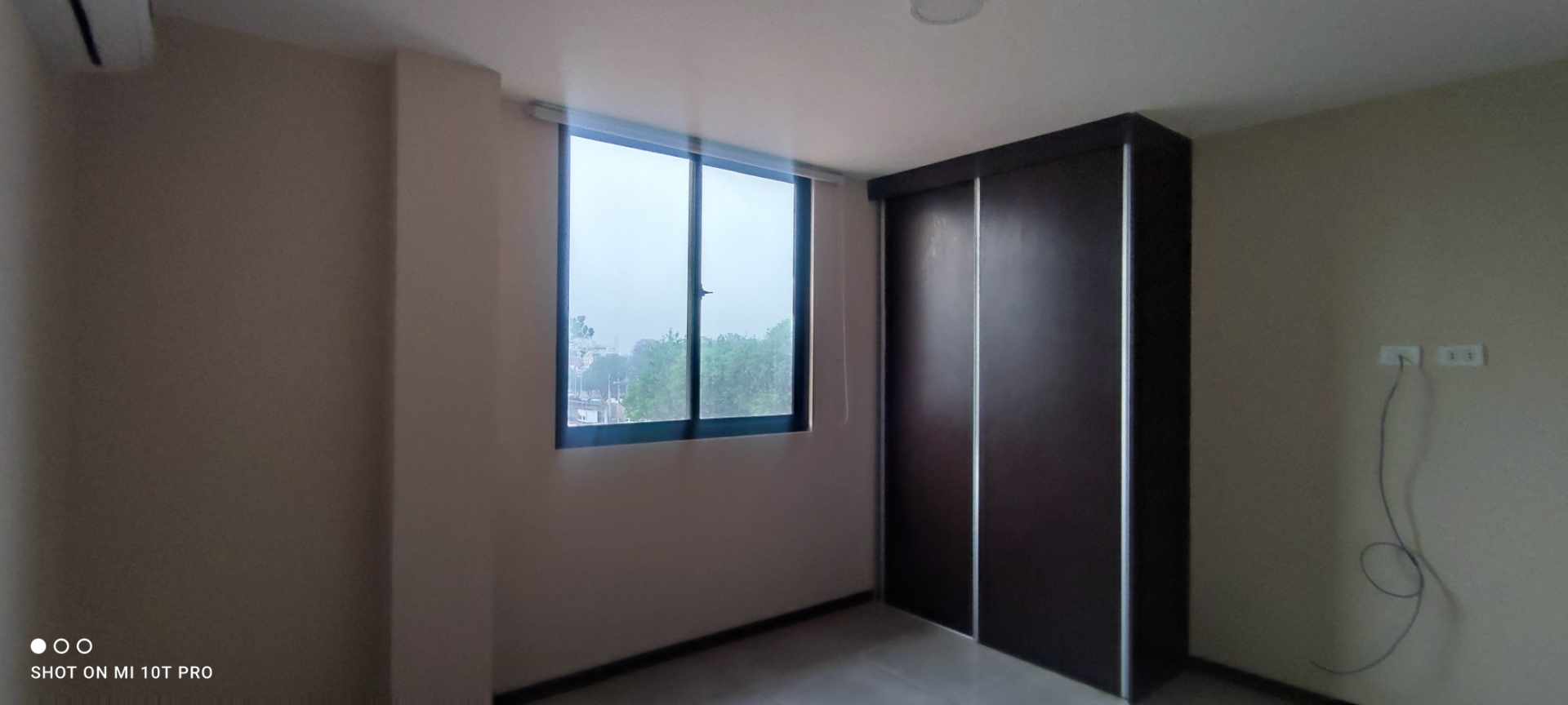 Departamento en AlquilerZona Oeste, 4to anilo Roque Coronado, Amplio departmento de 2 Dor/con parqueo bajo techo y Balcon ( el precio incluye expenses) 2 dormitorios 2 baños 1 parqueos Foto 24