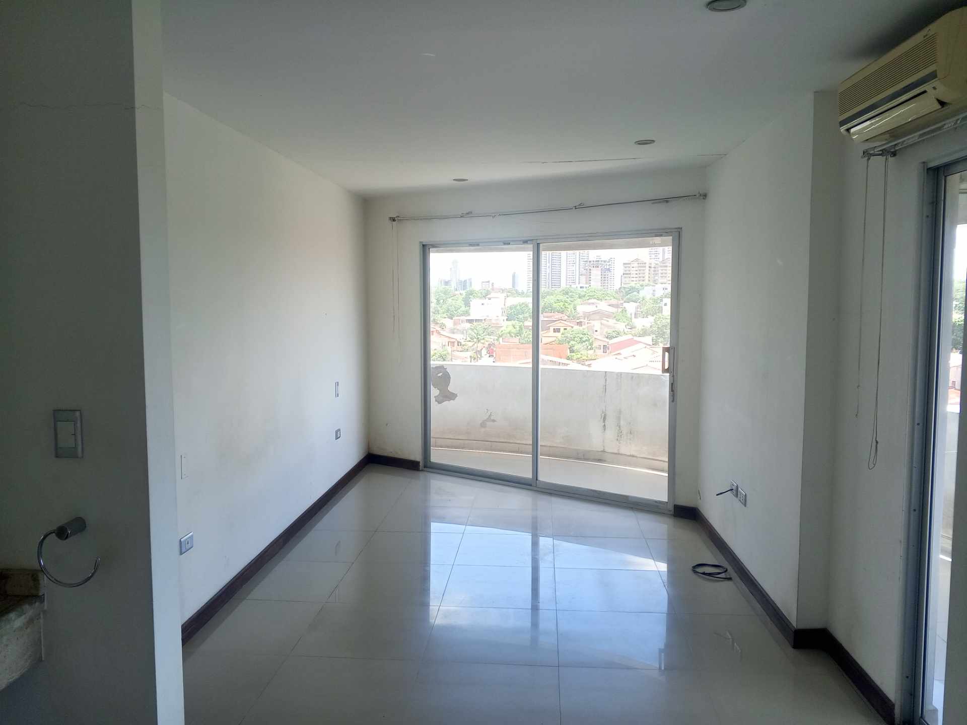 Departamento en VentaCondominio Cupesí, Vendo dpto. 2 dormitorios sin muebles, pet friendly, sobre Av. Ovidio Barbery (2do. y 3er. Anillo), cerca de Zona Isuto e Equipetrol. 2 dormitorios 2 baños 1 parqueos Foto 11