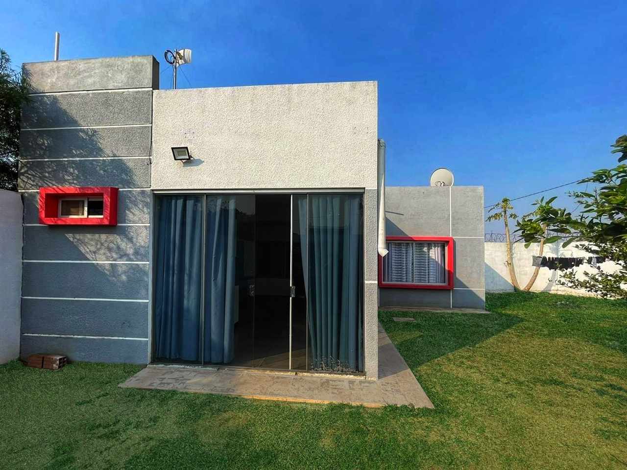 Casa en Venta CASA EN VENTA ZONA WARNES – CERCA AL 2DO ANILLO 2 dormitorios 1 baños 3 parqueos Foto 1