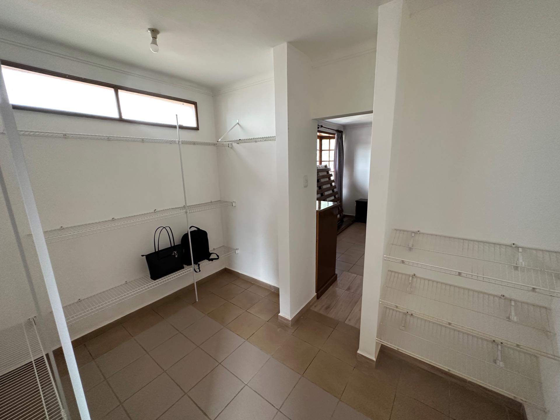 Casa en AlquilerBarrio Hamacas Calle 7 Oeste (Av. Beni y 4to Anillo) 3 dormitorios 2 baños 2 parqueos Foto 16
