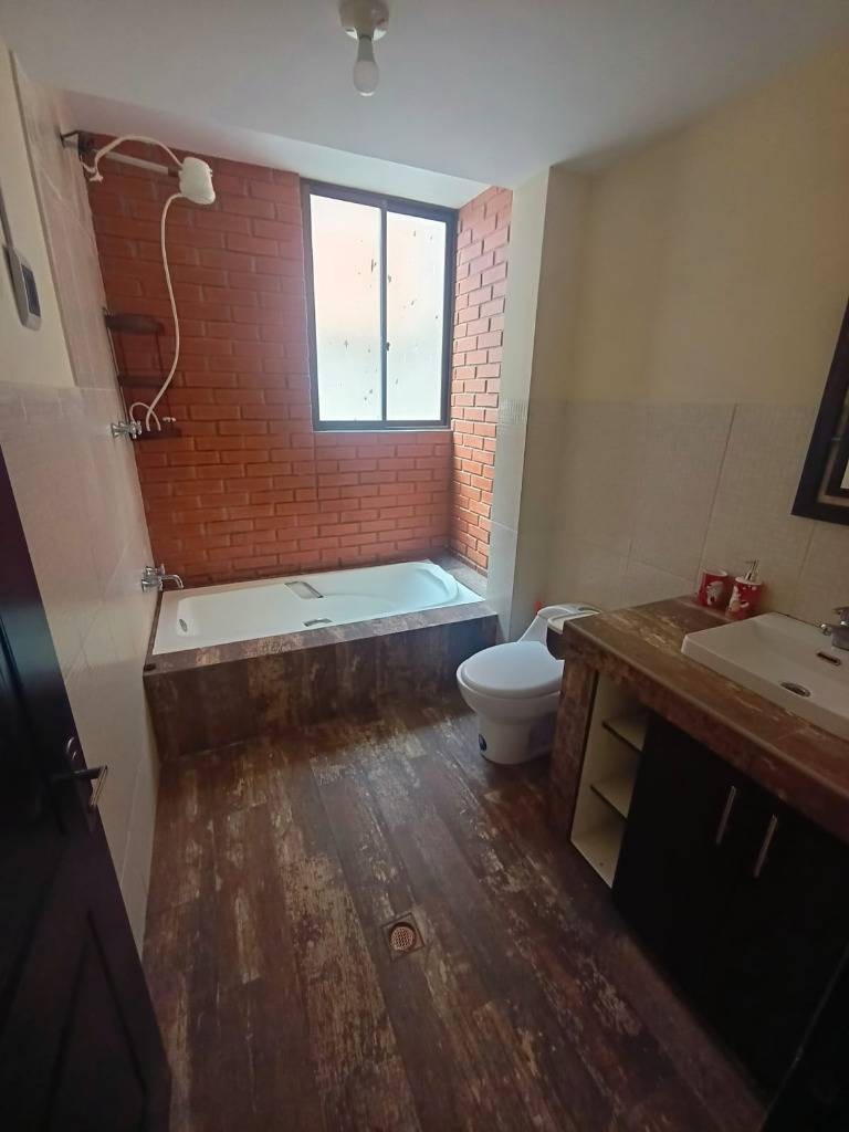 Departamento en Alto Irpavi en La Paz 3 dormitorios 3 baños  Foto 9