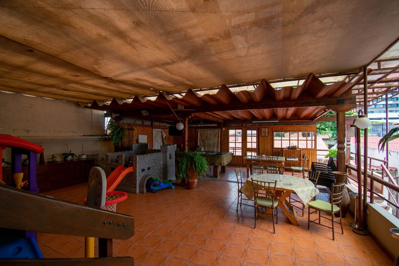 Oficina en AlquilerEquipetrol sobre 3er. anillo externo  5 dormitorios 5 baños 6 parqueos Foto 8