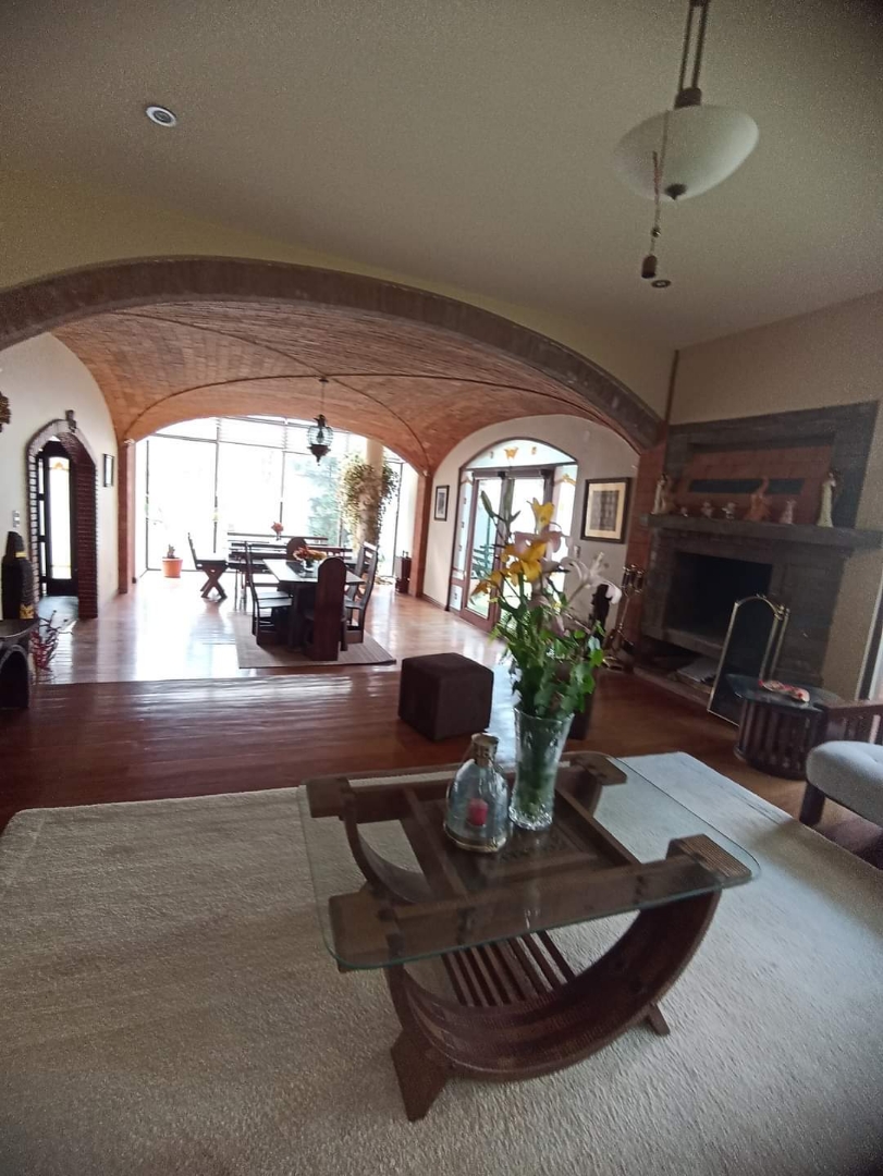 Casa en Irpavi en La Paz 4 dormitorios 5 baños 3 parqueos Foto 23