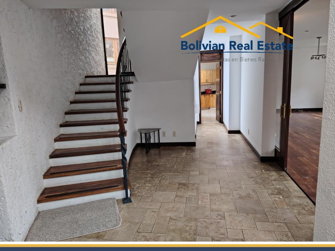 Casa en VentaACHUMANI - LA BARQUETA LINDA CASA EN VENTA  4 dormitorios 4 baños 4 parqueos Foto 5