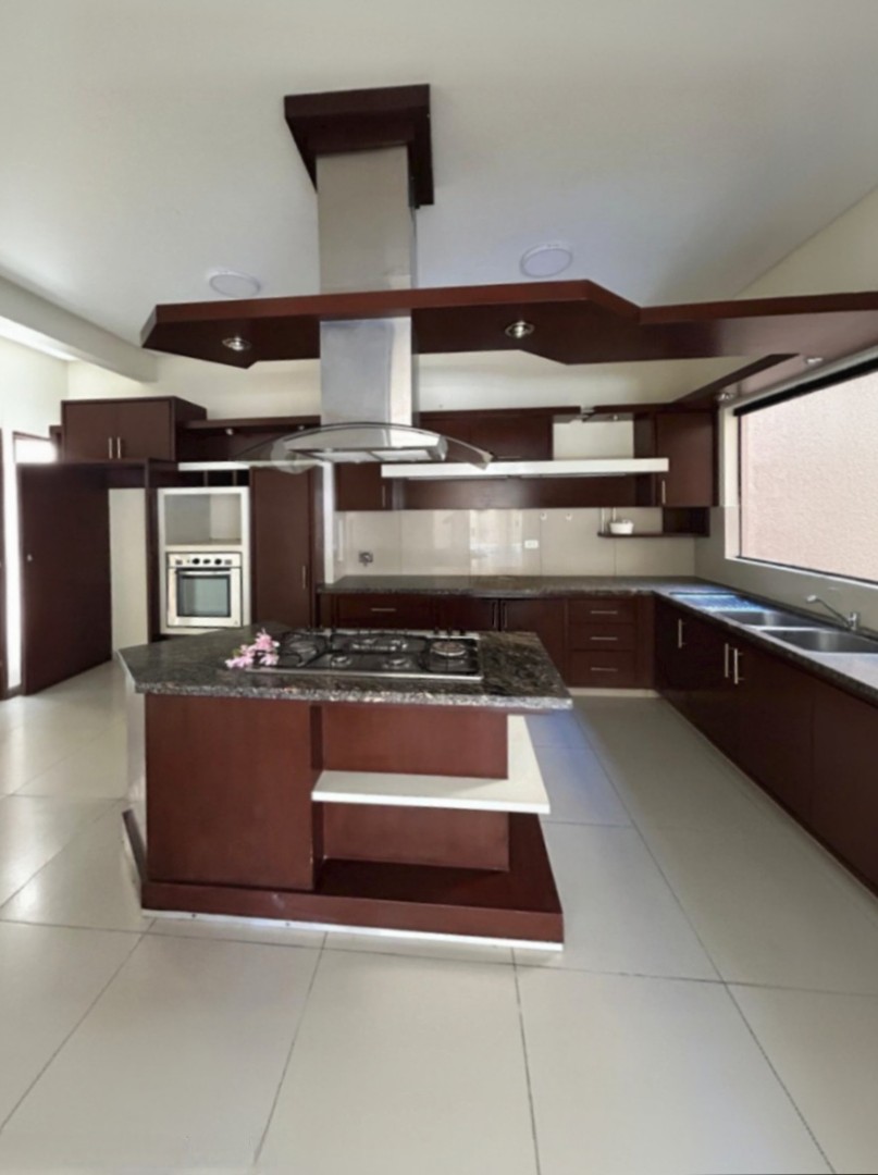 En Alquiler a $us 1,500 Foto 20