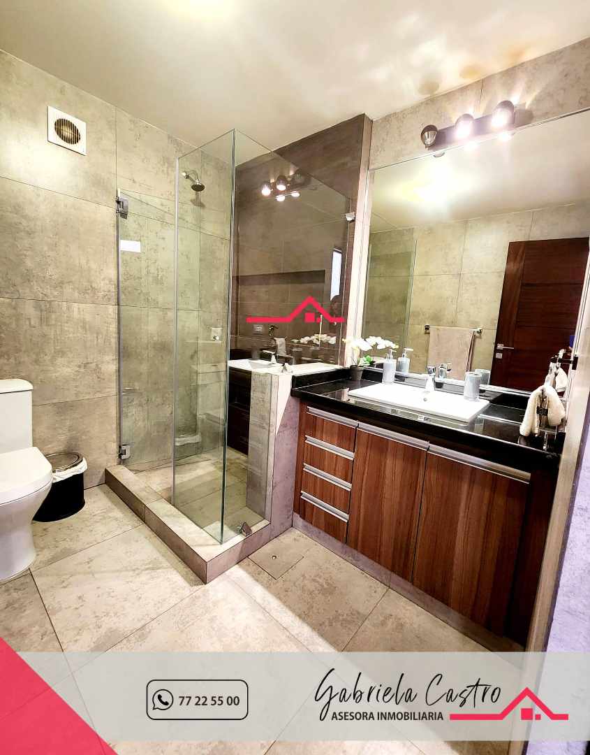 Casa en La Florida en La Paz 4 dormitorios 6 baños 2 parqueos Foto 12