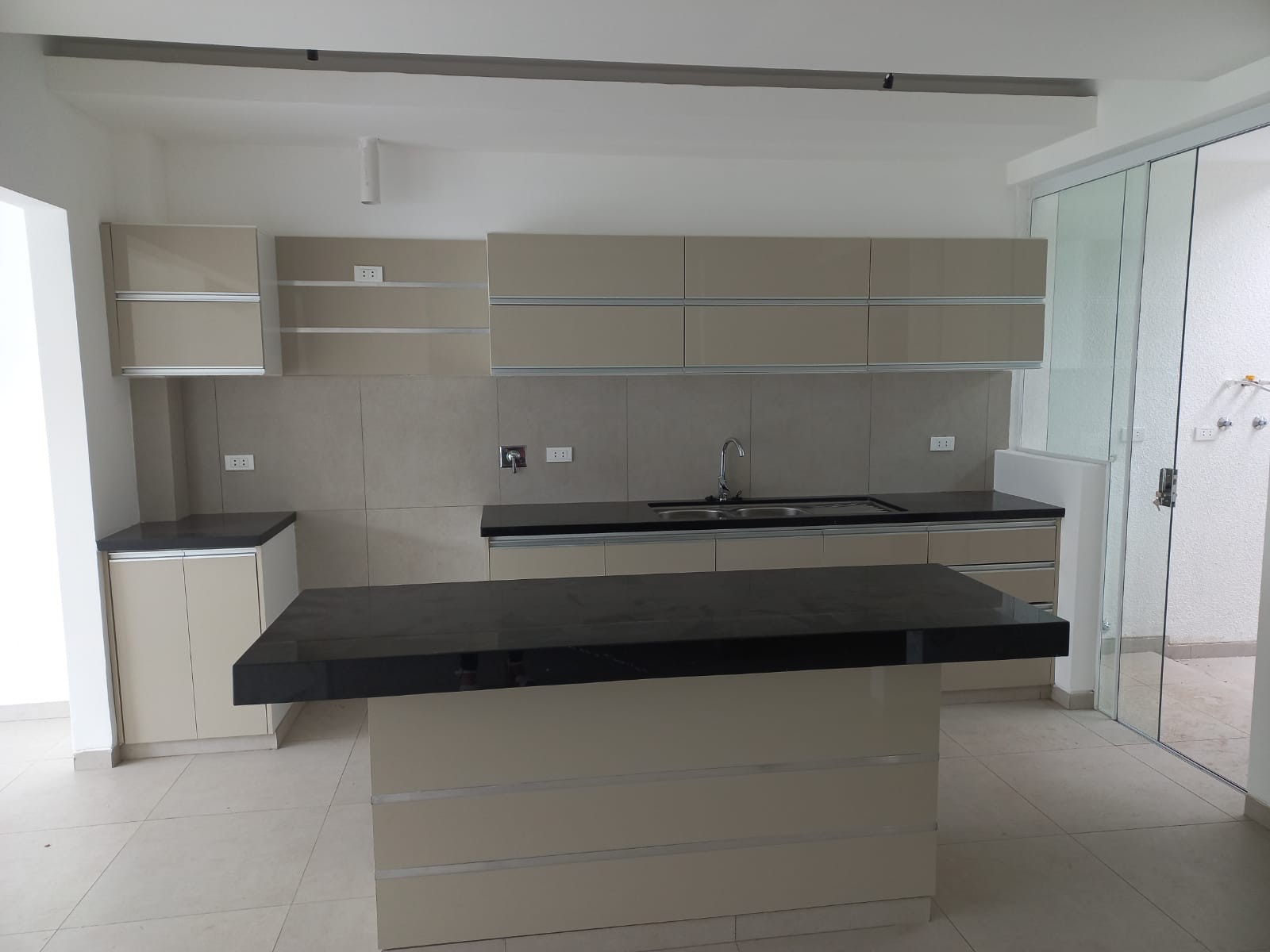 Casa en Entre 8vo y 9no anillo Norte en Santa Cruz de la Sierra 3 dormitorios 7 baños 2 parqueos Foto 21