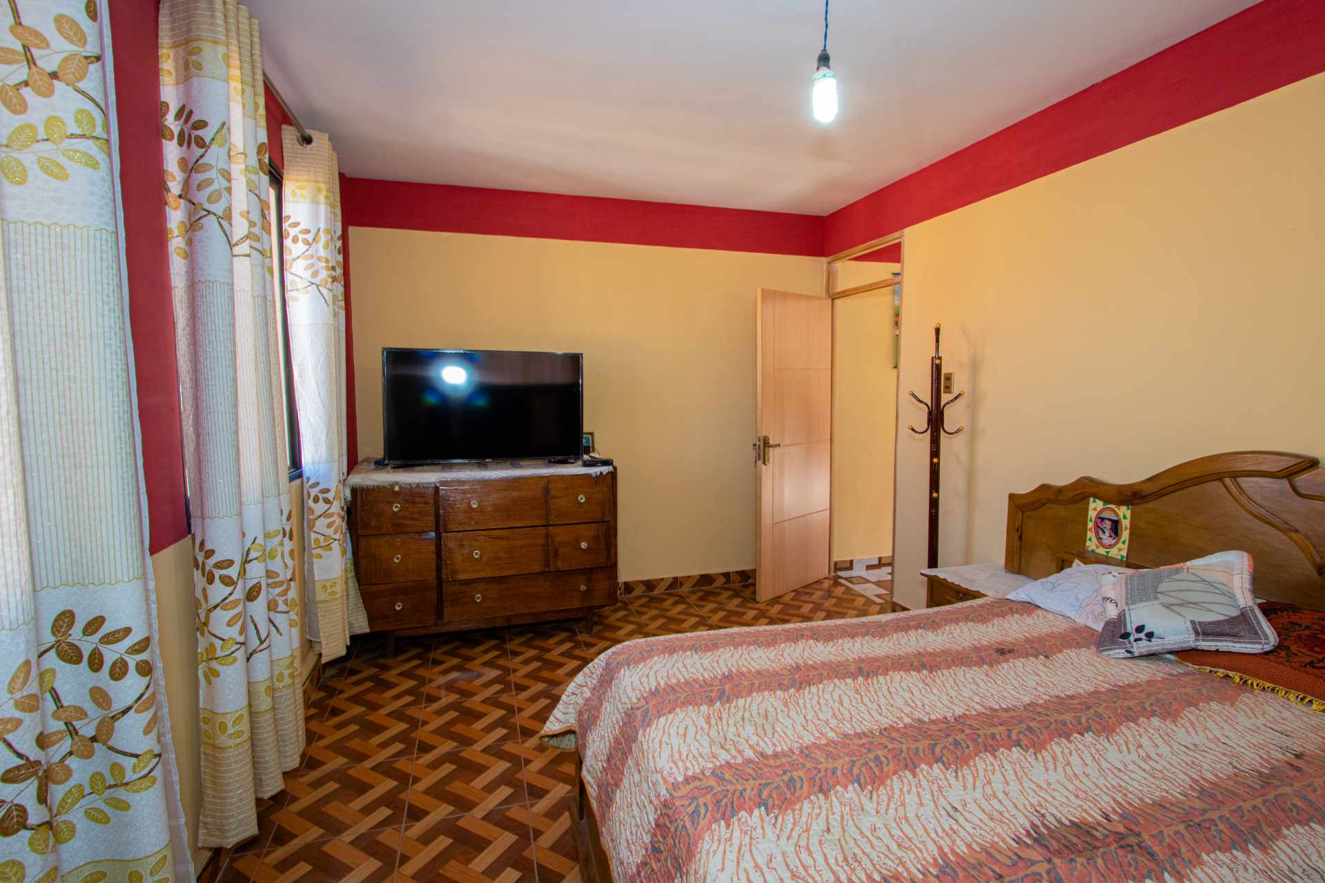 Casa en Sacaba en Cochabamba 4 dormitorios 2 baños 1 parqueos Foto 9