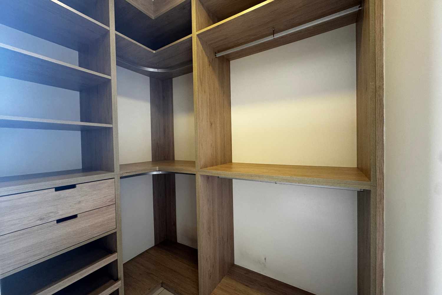 Departamento en AlquilerCONDOMINIO PIAZZA ONCE 2 dormitorios 3 baños 1 parqueos Foto 15