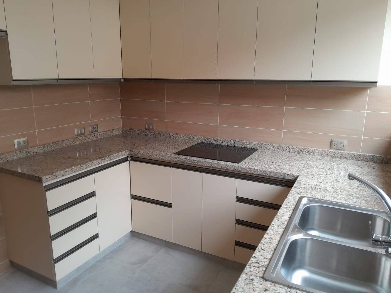 Casa en Alquiler
CASA IMPECABLE 
EN ALQUILER 3 dormitorios 2 baños 3 parqueos Foto 11